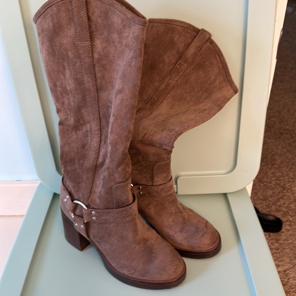 Steve Madden “ mandalay” boots. Worn 1x - Picture 2 of 3
